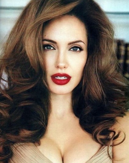 Angelina Jolie instagram δηλωση