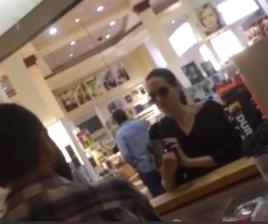 Η Angelina Jolie πηγαίνει για ψώνια με την κόρη της Shiloh 