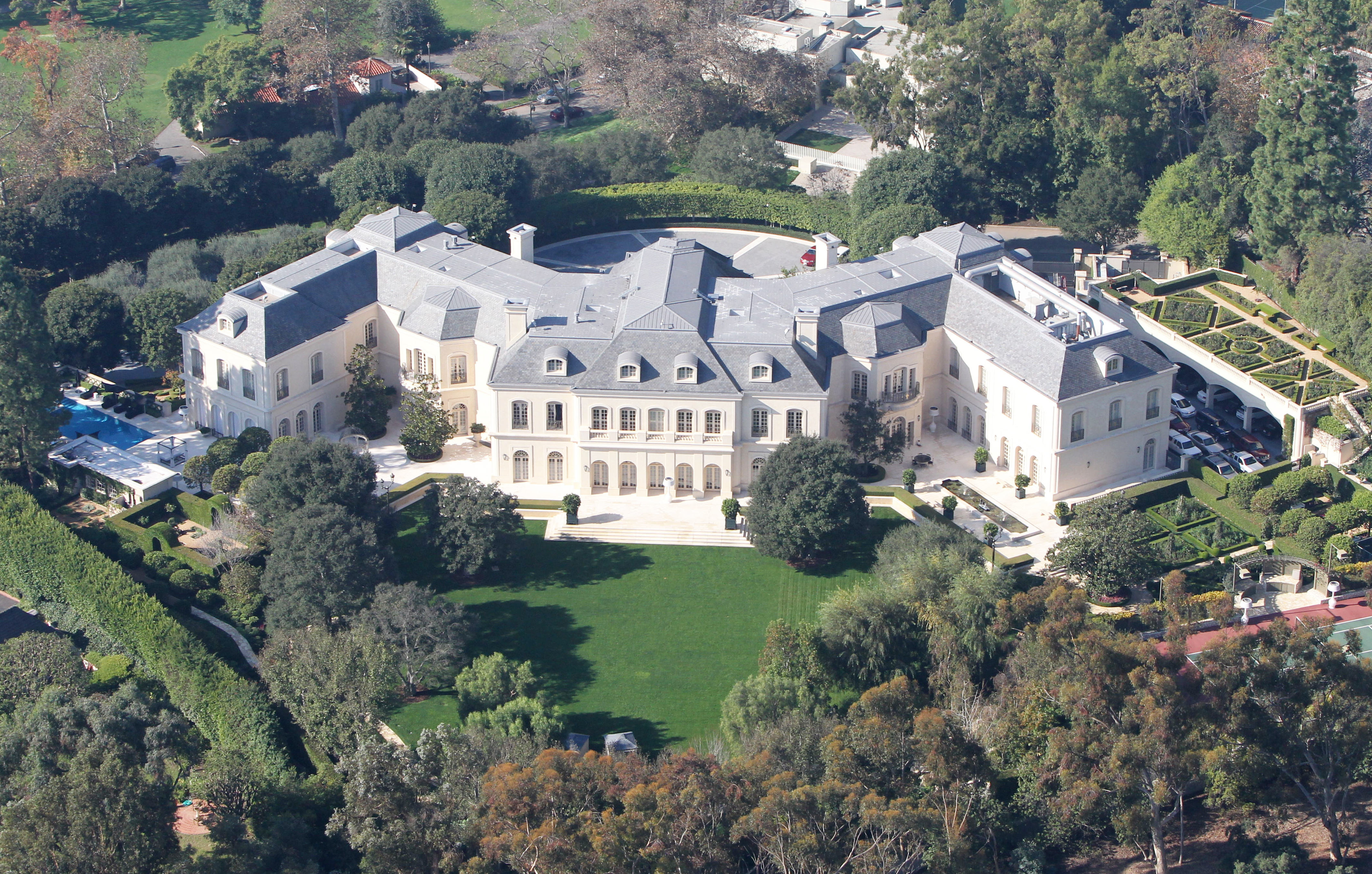 David και Victoria Beckham: Αυτό είναι το παλάτι που έχουν βάλει στο μάτι…