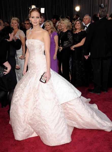 Η Jennifer Lawrence με τουαλέτα Dior