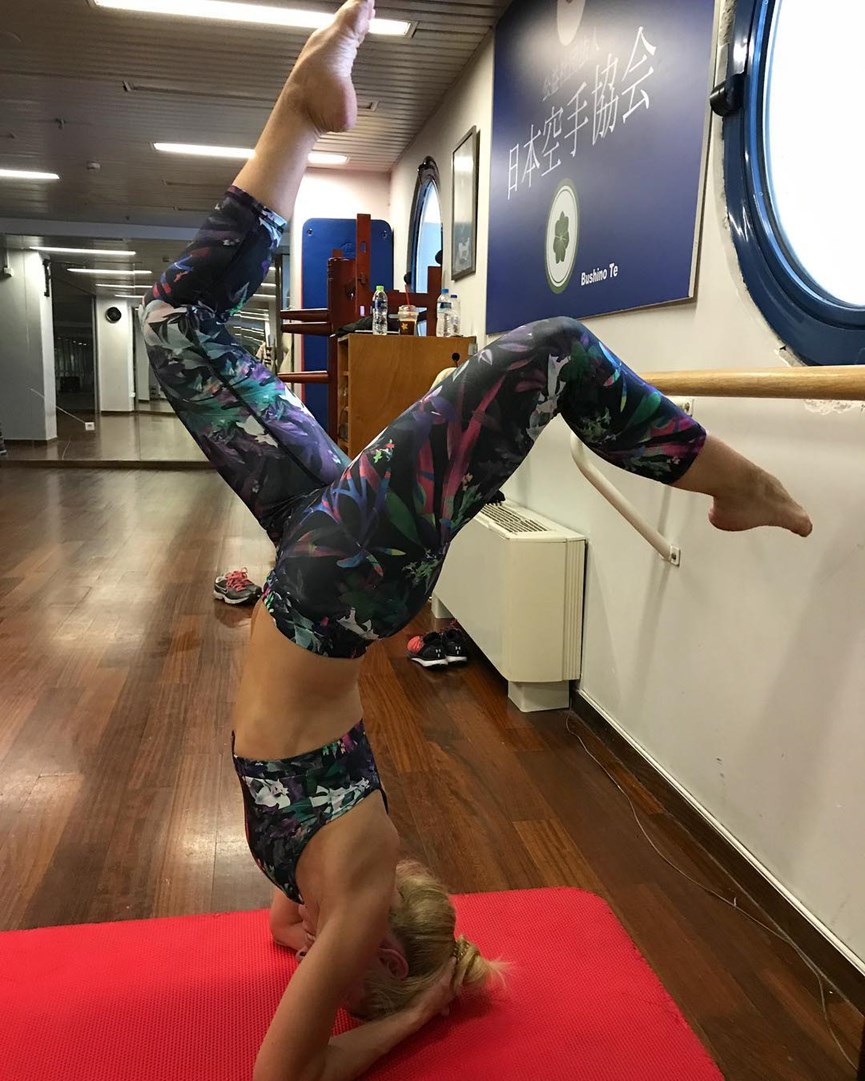 Η Έλενα Τσαβαλιά κάνει yoga