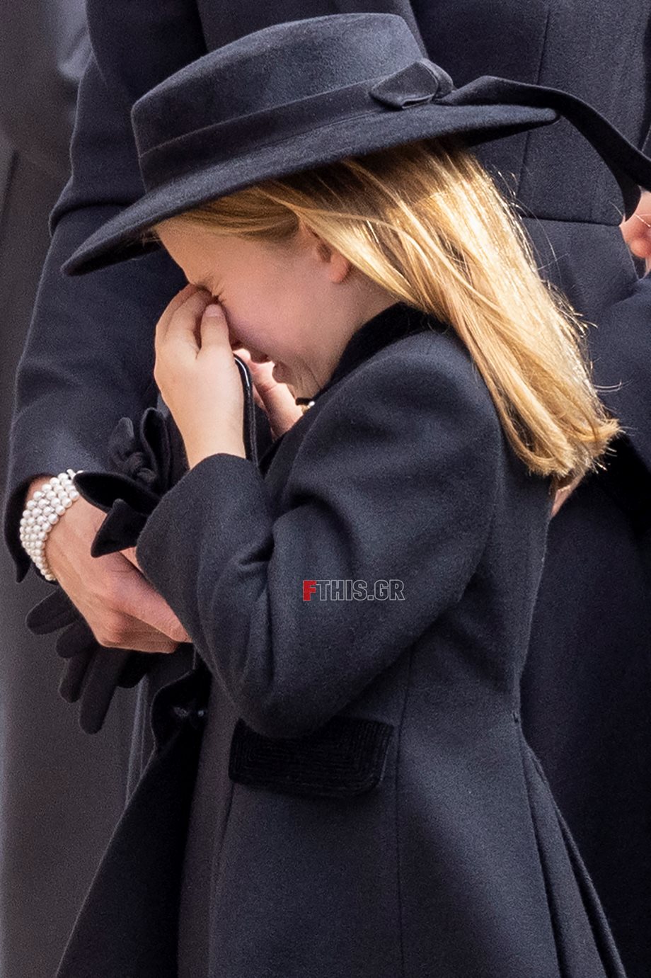 Κηδεία βασίλισσας Ελισάβετ: Η συγκλονιστική στιγμή που η 7χρονη πριγκίπισσα Σάρλοτ ξεσπά σε κλάματα