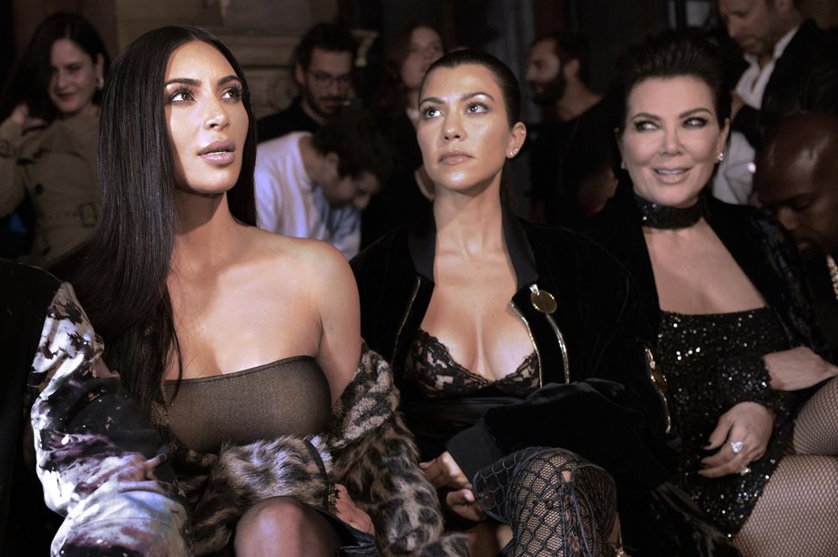 Πως θα ήταν οι αγαπημένες Kardashians χωρίς τις πλαστικές επεμβάσεις και τα εμφυτεύματα γοφών;