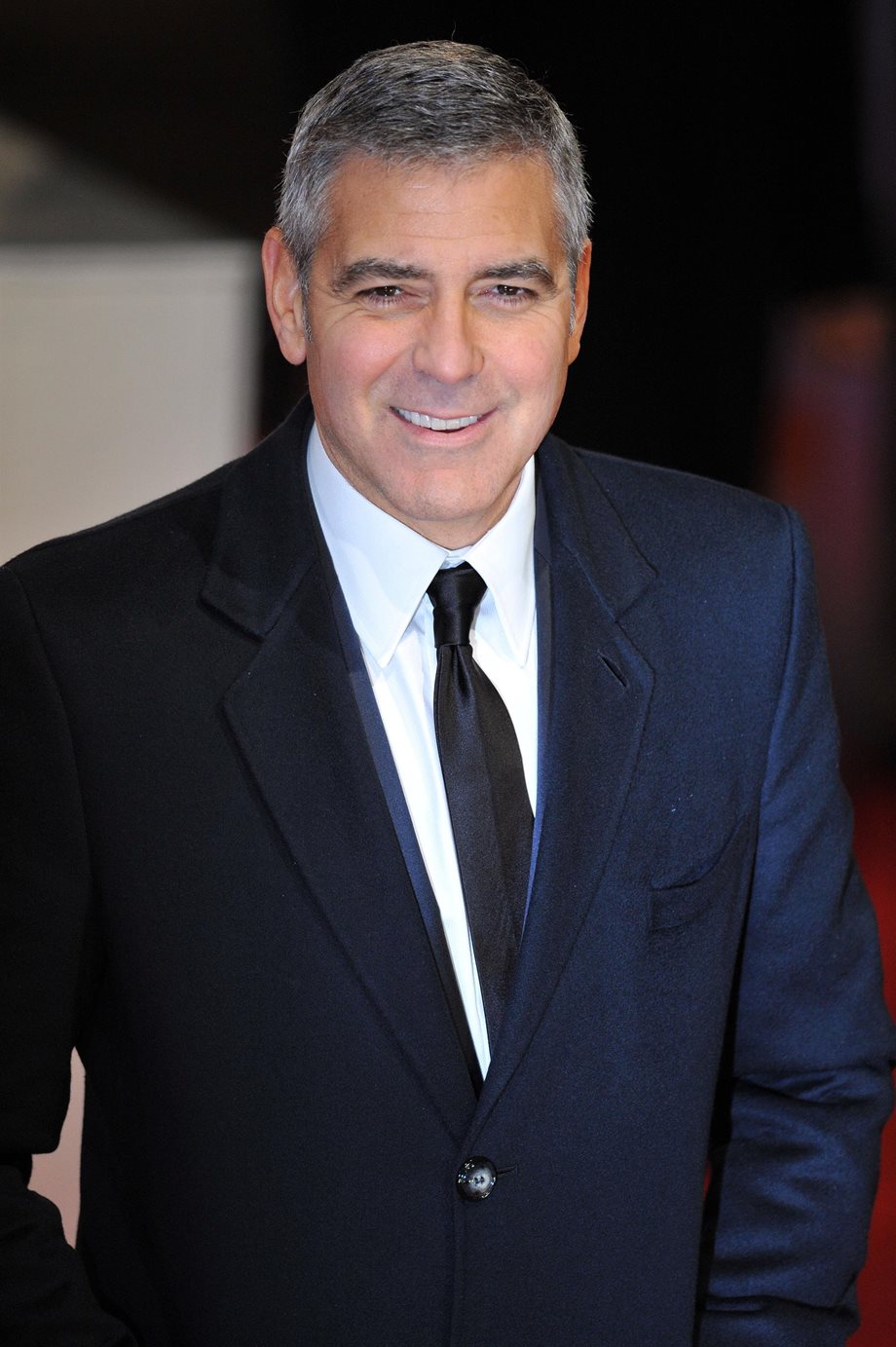 Αγνώριστος ο George Clooney στην νέα του ταινία για το Netflix (Φωτό)