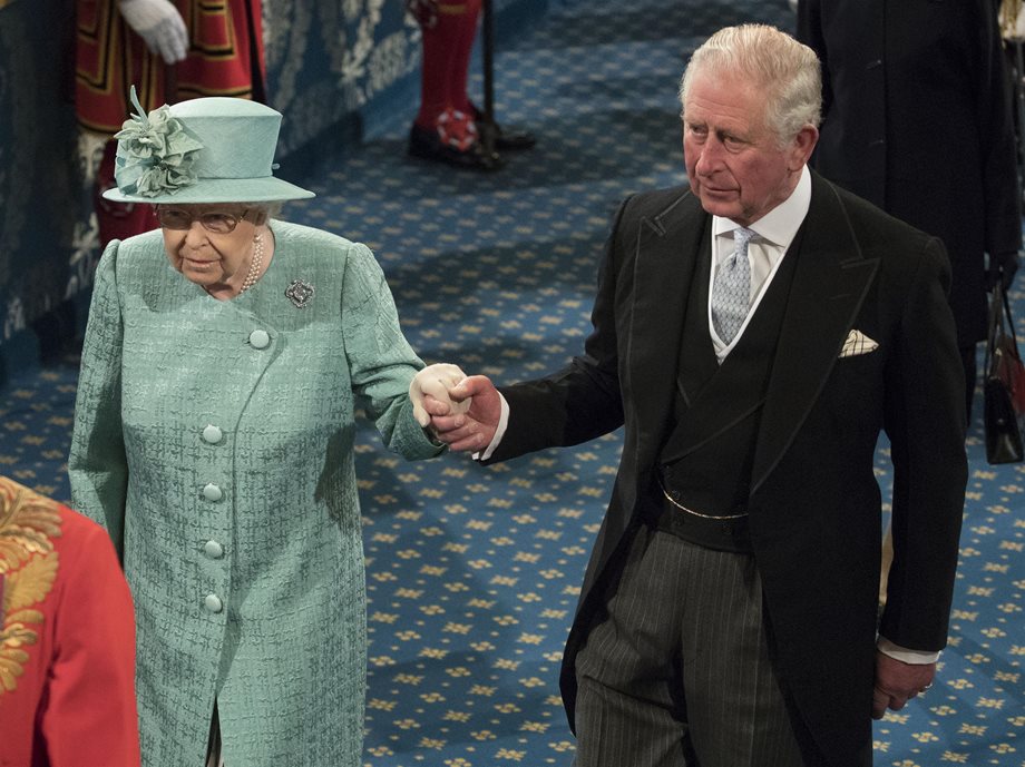 Βασίλισσα Ελισάβετ: Η πορεία της υγείας της μετά την αποκάλυψη πως ο Πρίγκιπας Κάρολος έχει κορονοϊό