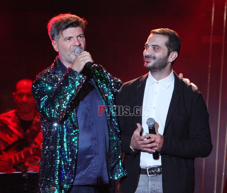 Λεωνίδας Κουτσόπουλος: Ανέβηκε στη σκηνή και τραγούδησε μαζί με τον Φοίβο Δεληβοριά