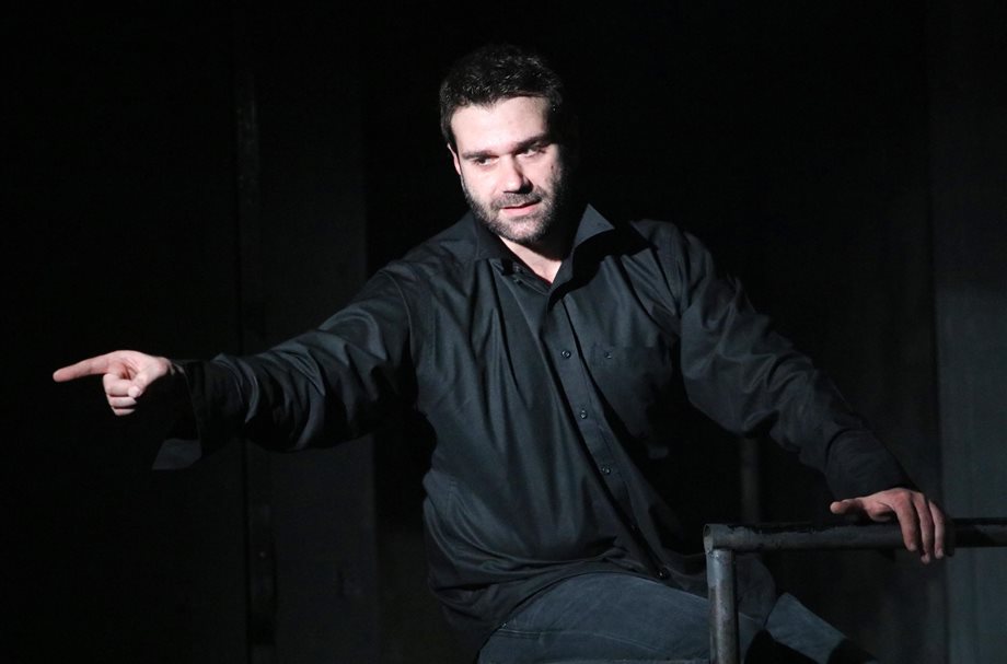 Τάσος Ιορδανίδης: Πιο αποκαλυπτικός από ποτέ στη σκηνή του θεάτρου 