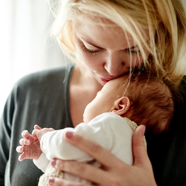 Το "θαύμα" έγινε & συγκινεί: 33χρονη μετά από 21 αποβολές απέκτησε το πρώτο της μωρό