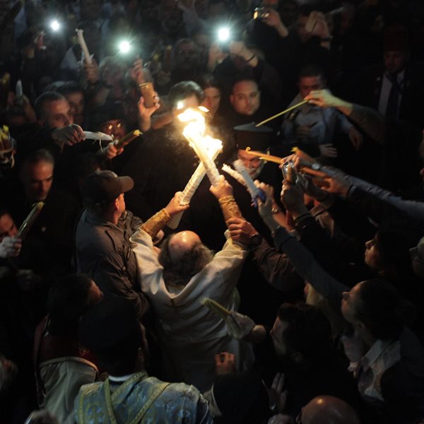 Πάσχα 2022: Δείτε την τελετή αφής του Αγίου Φωτός στα Ιεροσόλυμα 