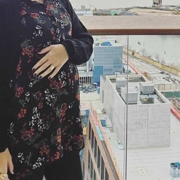 Πασίγνωστη Ελληνίδα ηθοποιός μας δείχνει πόσο φούσκωσε η κοιλίτσα της στον έβδομο μήνα της εγκυμοσύνης της!