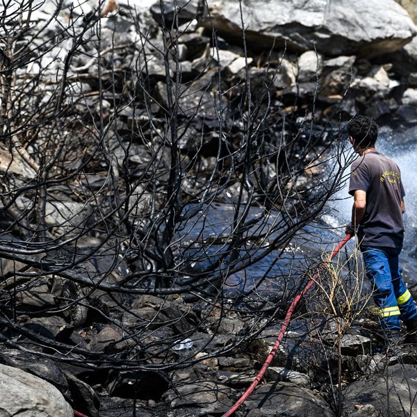 Φωτιά τώρα στην Κέρκυρα: Εκκενώθηκαν δύο χωριά