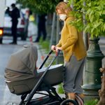 Paparazzi! Τζένη Μπαλατσινού: Βόλτα στον Εθνικό Κήπο με τον νεογέννητο γιο της 
