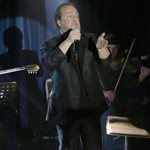 “Παρατράγουδα” με την συναυλία του Γιάννη Πάριου στην Κέρκυρα 