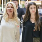 Paparazzi! Η Ελένη Μενεγάκη για ψώνια με την 14χρονη κόρη της Λάουρα 