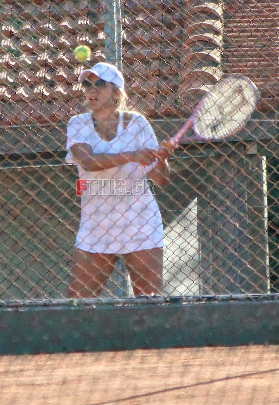Paparazzi! H Κωνσταντίνα Σπυροπούλου για τένις 