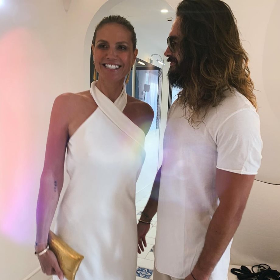 Heidi Klum: Ποζάρει topless για τον σύζυγό της μία εβδομάδα μετά το γάμο