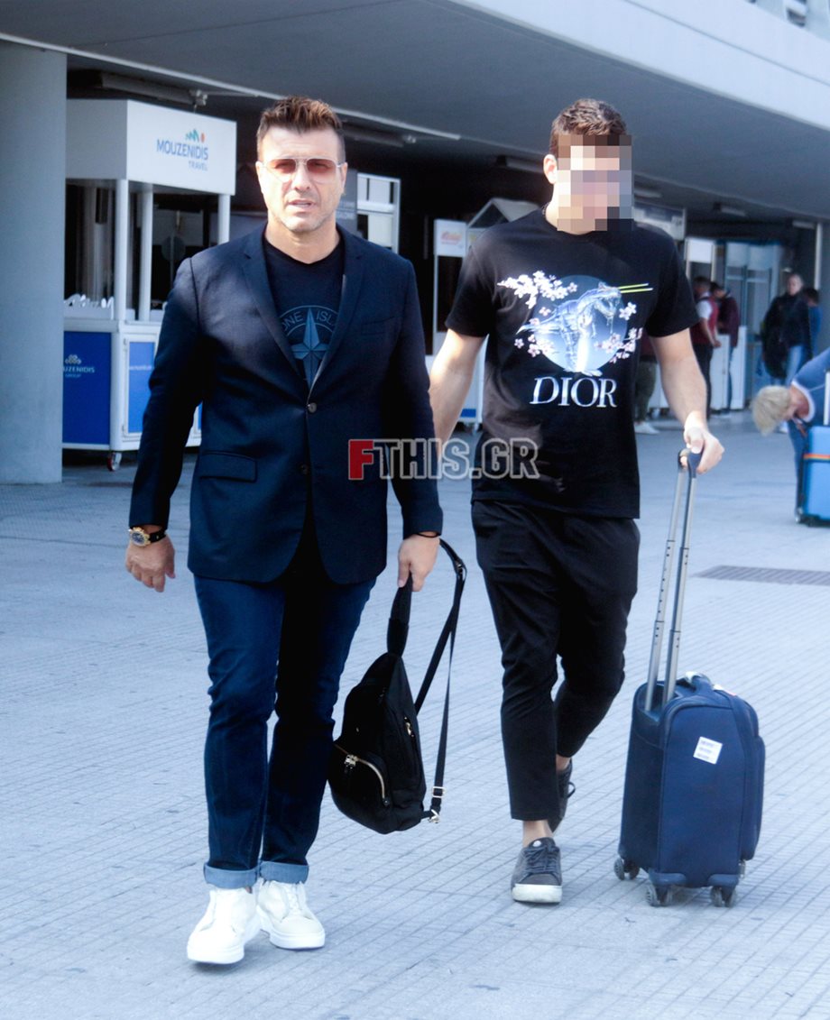 Γιάννης Πλούταρχος: Στο αεροδρόμιο της Θεσσαλονίκης μαζί με τον γιο του