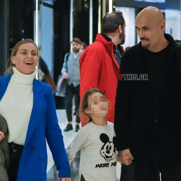 Paparazzi! Δημήτρης Σκουλός: Χαλαρή έξοδος για ψώνια με την οικογένειά του 