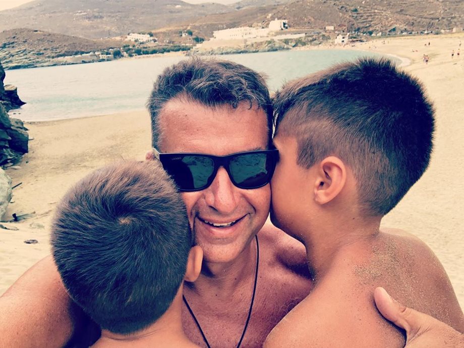 Γιώργος Λιάγκας: Καλοκαιρινή απόδραση με τους γιους του