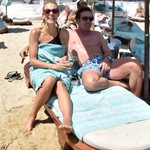 Βίκυ Καγιά – Ηλίας Κρασσάς: Ευτυχισμένοι σε παραλία της Μυκόνου (Φωτό)