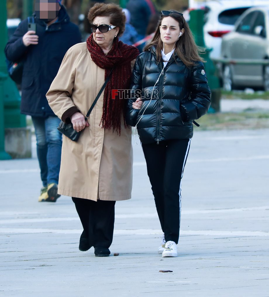 Μαρία Βοσκοπούλου: Έξοδος στο κέντρο της Αθήνας με την γιαγιά της, Μαρία
