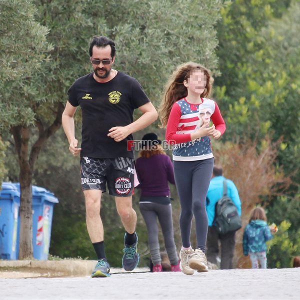 Paparazzi! Τάσος Νούσιας: Για τρέξιμο με την κόρη του στο κέντρο της Αθήνας