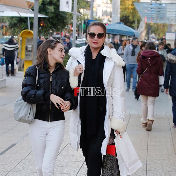 Άντζελα Γκερέκου: Για ψώνια με την κόρη της Μαρία!