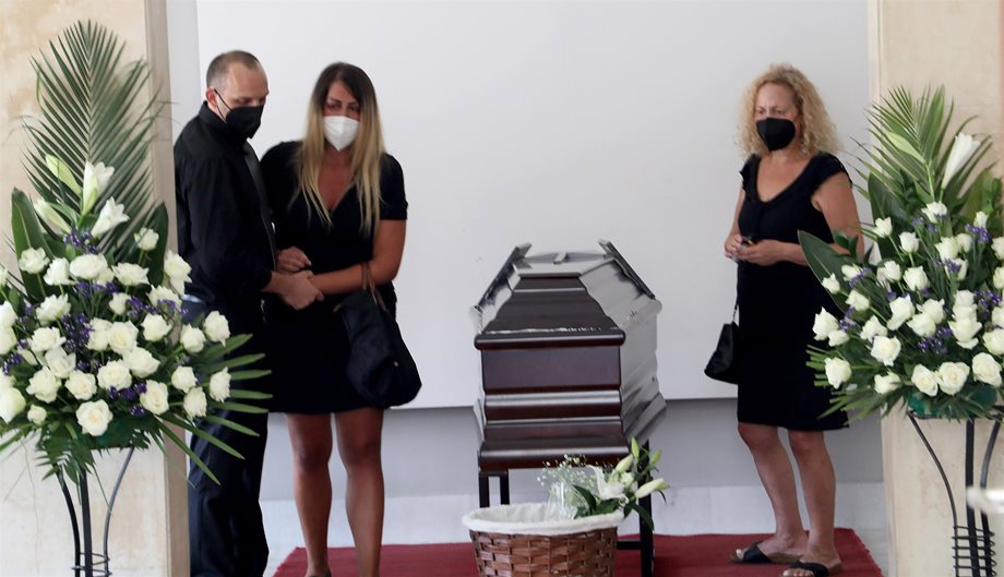 Ανέστης Βλάχος: Θλίψη στην κηδεία του (φωτογραφίες)