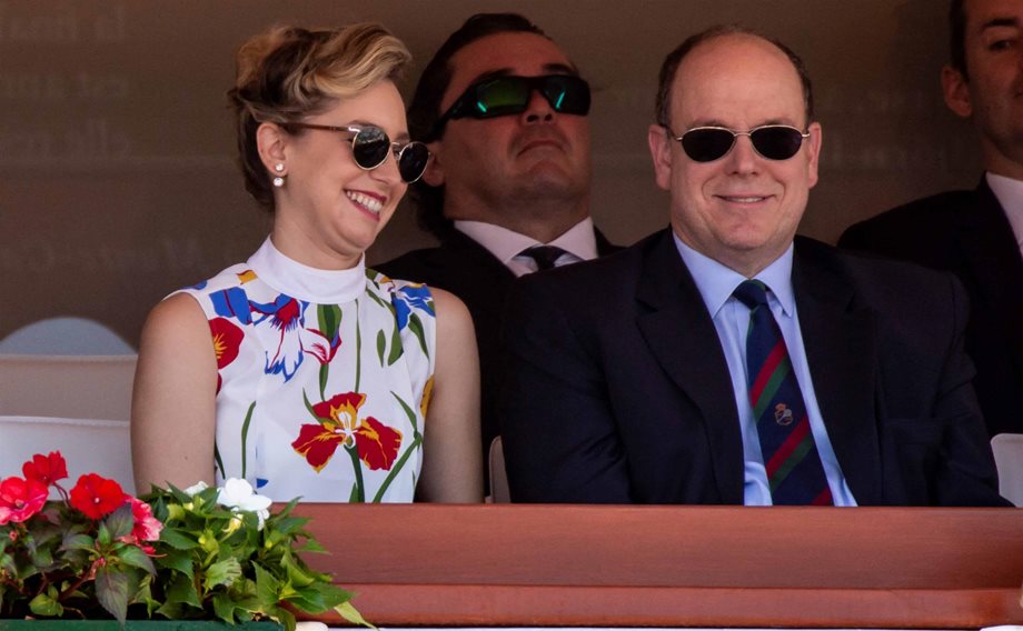 Η εξώγαμη κόρη του πρίγκιπα Αλβέρτου ανακοίνωσε στο Instagram πως είναι θετική στον κορονοϊό