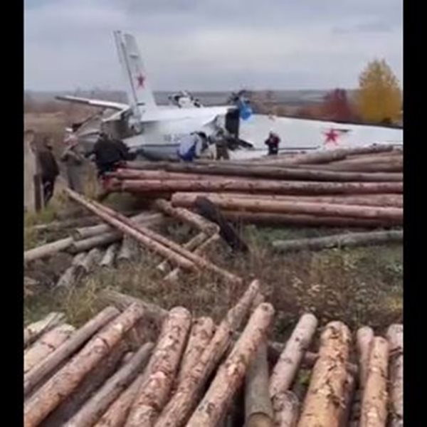 Αεροπορική τραγωδία: Συντριβή αεροσκάφους με 16 νεκρούς