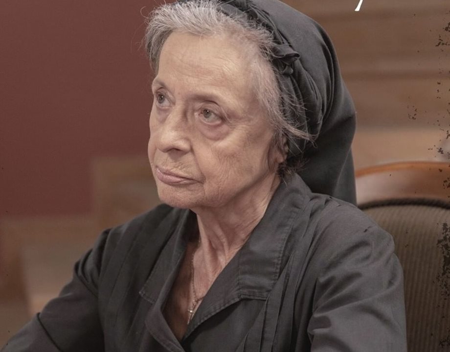 Όλγα Δαμάνη: Ο ρόλος της "γιαγιάς Ρηνιώς" και ο λόγος που "διαβάζει" τα πουλιά στον "Σασμό"