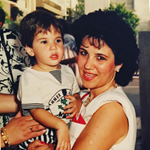 Αναγνωρίζετε την Ελληνίδα παρουσιάστρια με τον γιο της;