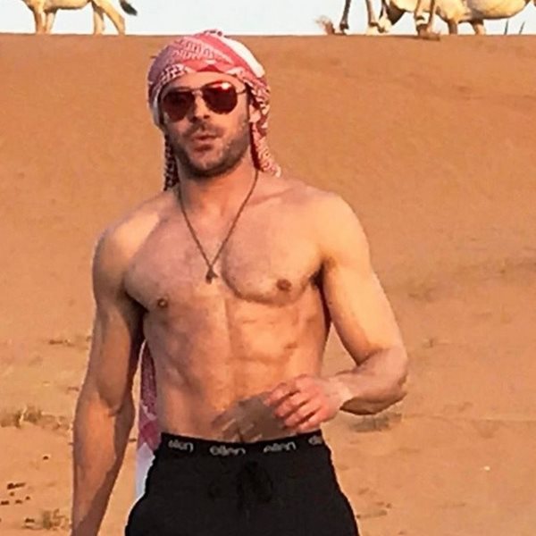 Διάσημος  ηθοποιός φωτογραφίζεται ημίγυμνος στην έρημο