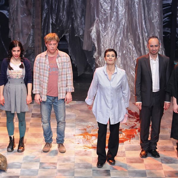 Επίσημη πρεμιέρα για τη θεατρική παράσταση "Το Αίμα": Ποιοι έδωσαν το παρών;