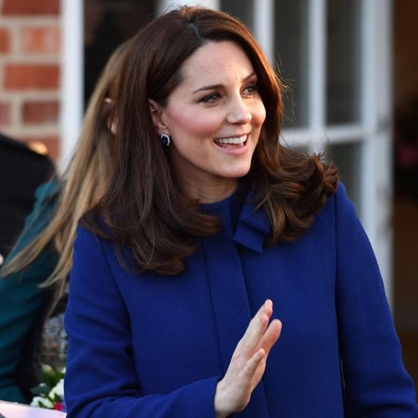 Η Kate Middleton έκανε την πρώτη δημόσια εμφάνισή της, ένα μήνα μετά τη γέννηση του πρίγκιπα Louis!