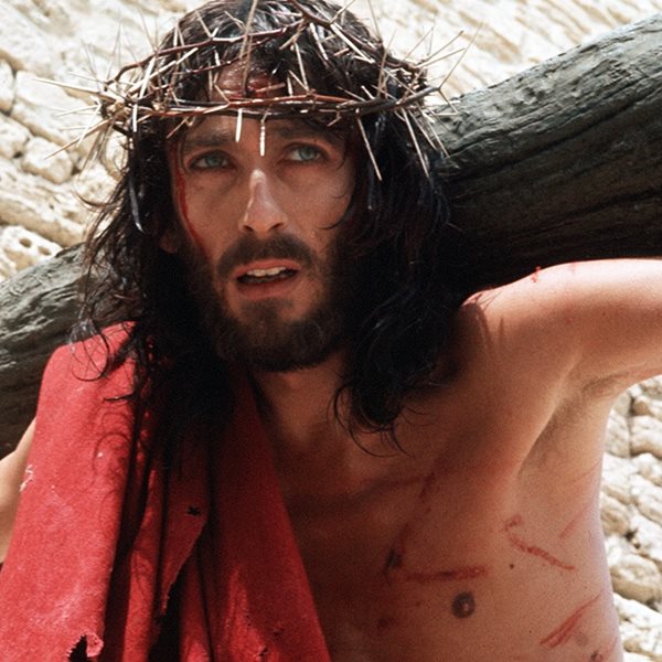 Ο Ιησούς από τη Ναζαρέτ: Δείτε πώς είναι σήμερα στα 76 του ο πρωταγωνιστής της σειράς, Ρόμπερτ Πάουελ