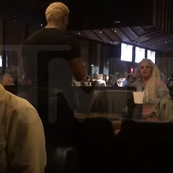 Μπρίτνεϊ Σπίαρς: Υπέστη μανιακό επεισόδιο σε εστιατόριο του Λος Άντζελες – Βίντεο ντοκουμέντο 