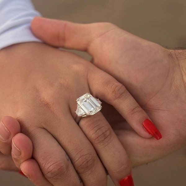 Πασίγνωστο ζευγάρι παντρεύεται και το ανακοίνωσε μέσω Instagram