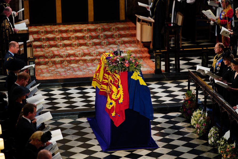 Κηδεία Βασίλισσας Ελισάβετ: Το συγκλονιστικό βίντεο με τον αυλητή της που παιανίζει τον τελευταίο χαιρετισμό