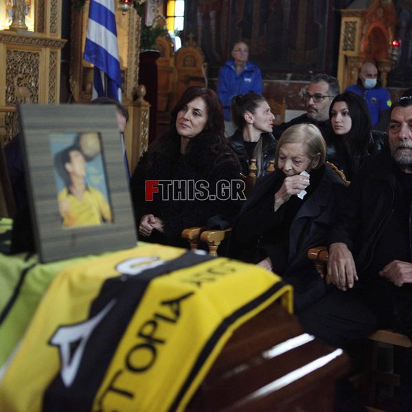 Κηδεία Κώστα Νεστορίδη: Σε λαϊκό προσκύνημα η σορός του (φωτογραφίες)