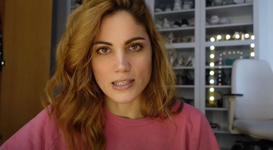 Μαίρη Συνατσάκη: Απάντησε στο κανάλι της στο Youtube στις φήμες που τη θέλουν ζευγάρι με τον Ίαν Στρατή