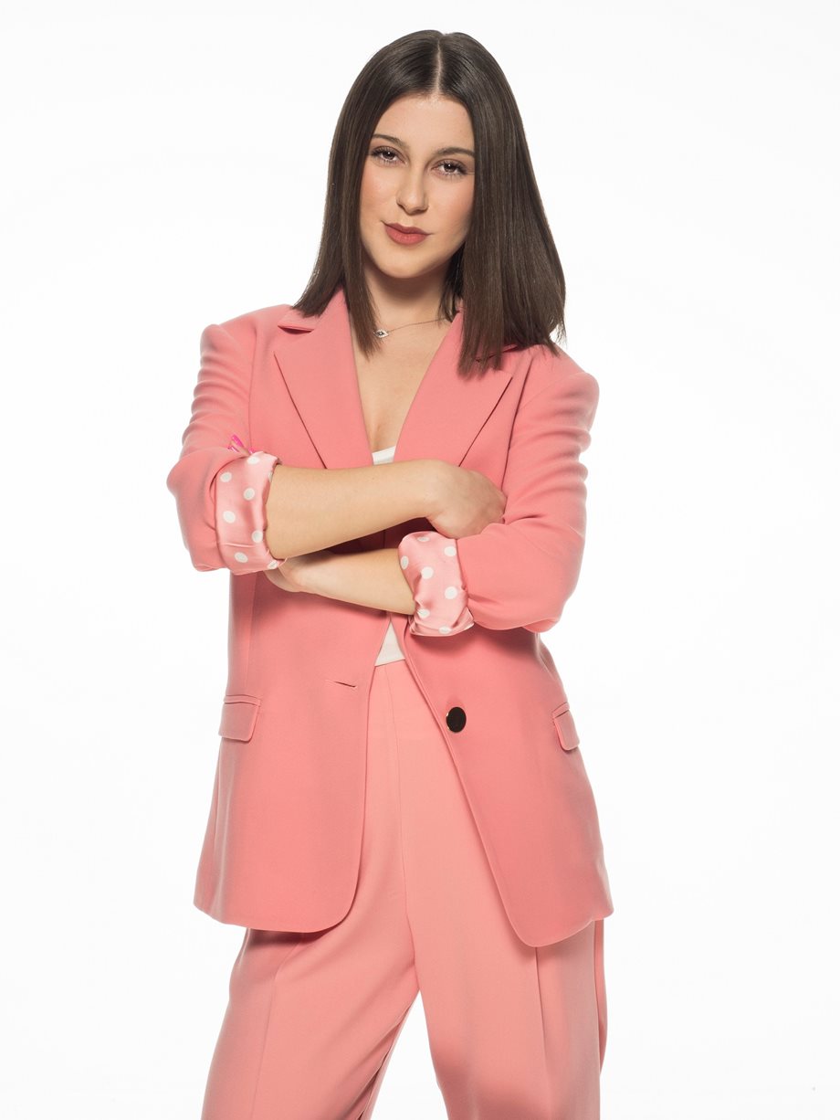 Ραΐσα Κόντι: "Στο αλβανικό Big Brother ήμουν... 19, ακόμα παρθένα"