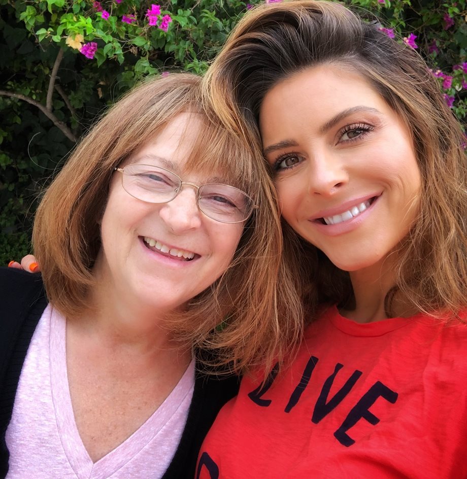 Η Μαρία Μενούνος και η μητέρα της στέλνουν μήνυμα εμψύχωσης στους καρκινοπαθείς