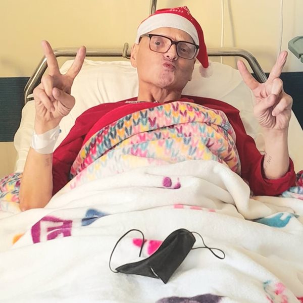 Γιώργος Δασκαλάκης: Η συγκλονιστική φωτογραφία μέσα από το νοσοκομείο και το μήνυμα για τη μάχη με τον καρκίνο