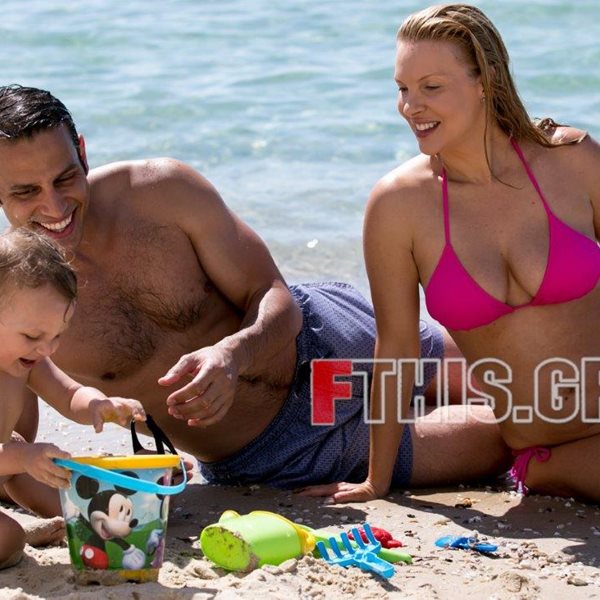 Paparazzi: Η εγκυμονούσα Χριστίνα Αλούπη στην παραλία με τον Κωνσταντίνο Κέφαλο και τον γιο τους
