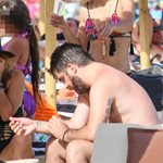 Paparazzi: Διακοπές στη Μύκονο για ζευγάρι της ελληνικής showbiz, λίγο μετά τη βάφτιση της κόρης του