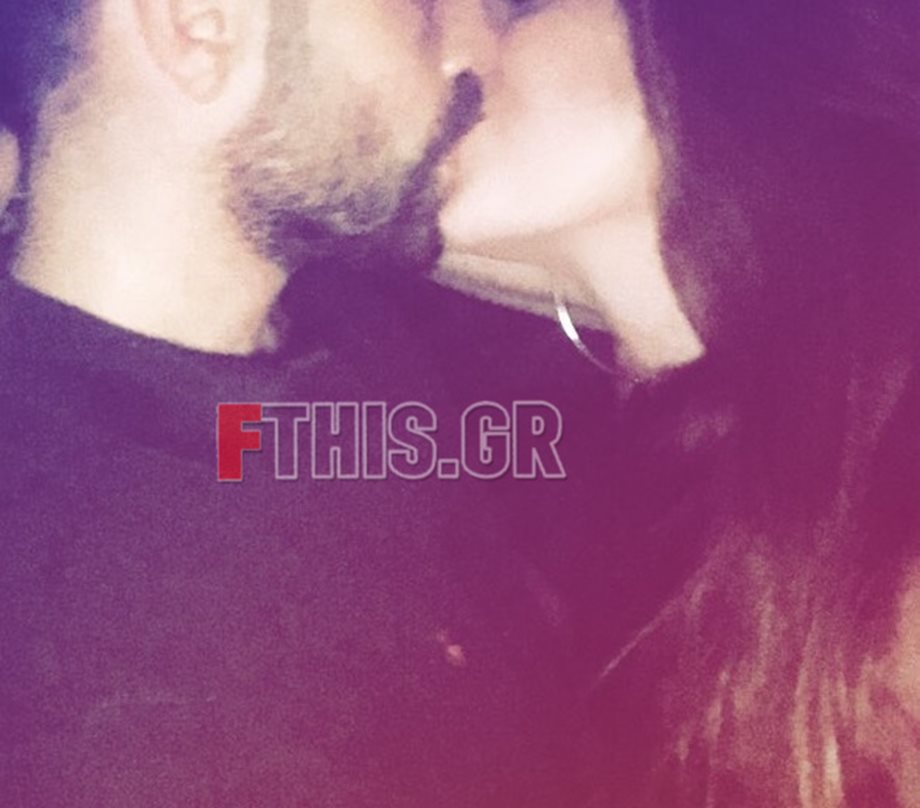 Ο έρωτας δεν κρύβεται: Το παθιασμένο φιλί ζευγαριού της ελληνικής showbiz σε κοινή θέα!
