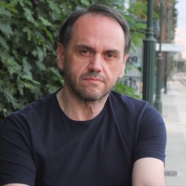 Πέθανε ο συνθέτης Νίκος Καλαντζάκος: "Μας άφησε μόνους και λιγότερους"