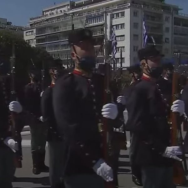 25 Μαρτίου: Δείτε live τη στρατιωτική παρέλαση στο κέντρο της Αθήνας