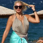 H Κωνσταντίνα Σπυροπούλου με ιδιαίτερο beach look στην Πάρο - Δείτε τις φωτογραφίες